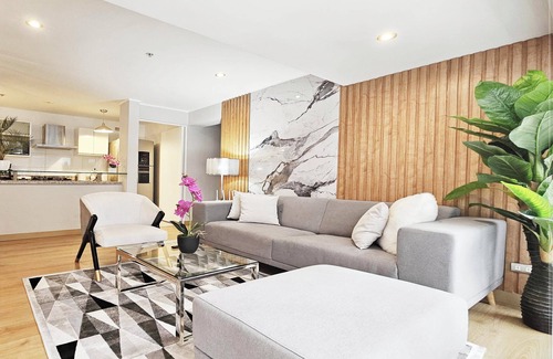 Miraflores Apartment | MIRAFLORES LUXE 2BR, POOL/AC/BALCONY