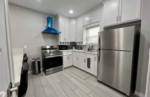 Brownsville Condo | Miramar - #3 - Fresh & Stylish 3BD/3BA - WiFi