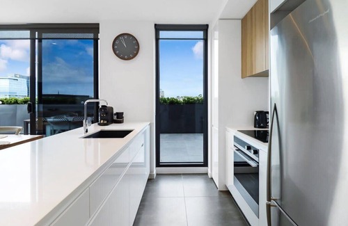 Geelong Apartment | Miramar 406 I Geelong CBD Apartment