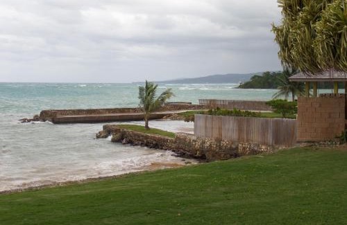 Mammee Bay Apartment | Miramar 6 Bedroom on the Beach