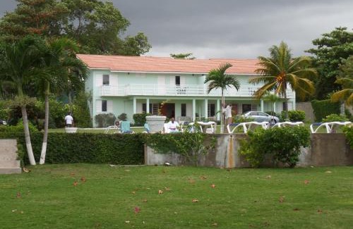 Mammee Bay Apartment | Miramar 6 Bedroom on the Beach