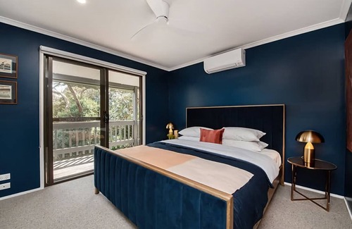 Somers House | Miramar Hideaway - Water Views and a Short Walk to the Beach