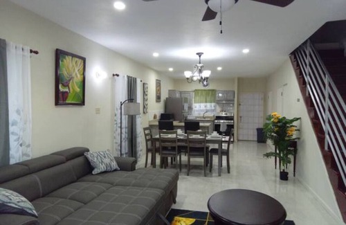 IronShore Estates House | MIRANDO PLACEn4X 2 BD 2 BA TWNHSE + 4X 1 BD 1 BA APRTMNT.GYM+POOL+HOTTUB.50 PPL