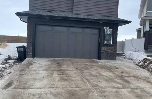 Northeast Edmonton House | Miratus Basement suite 2 Bed. Free parking on site