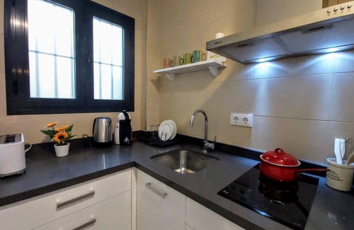 Feria Apartment | Misterhost Duplex Central and Quiet