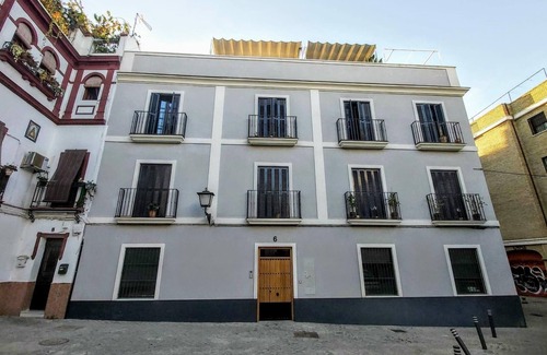 Feria Apartment | Misterhost Duplex Central and Quiet