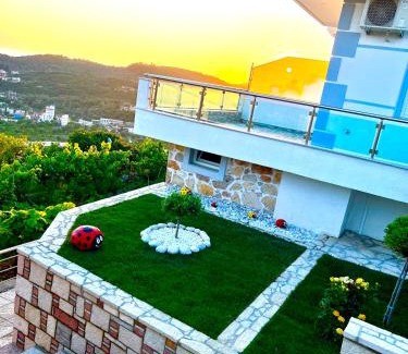 Himare Hotel | Mistral Inn
