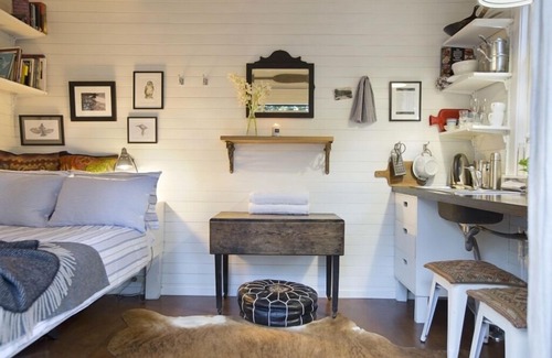 New Lynn Villa | Misty Mountain Hut - Piha