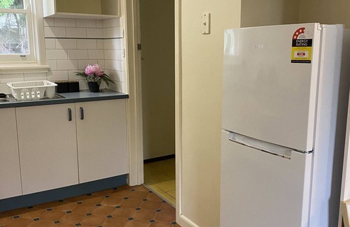 Mitcham House | Mitcham Railway Station Home Stay