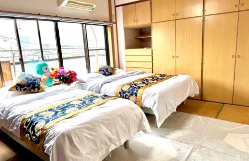 Higashi-osaka Bed & Breakfast | Mito Houses 15 or 20 Pax - Bus & Breakfast Options