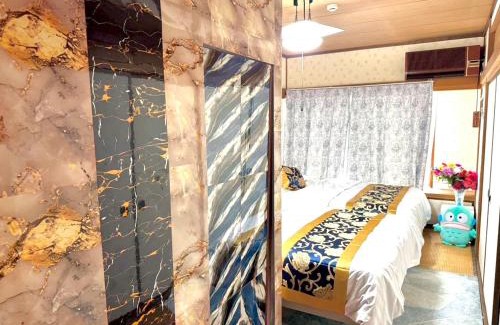 Higashi-osaka Bed & Breakfast | Mito Houses 15 or 20 Pax - Bus & Breakfast Options