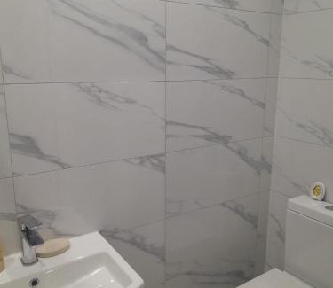 Walpole Apartment | MJ Serviced apartment - West London