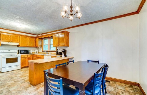 Albany House | MKs Retreat Less Than 4 Mi to Dale Hollow Lake!