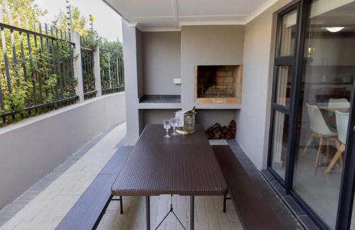 Burgundy Estate House | MLMK Property 17