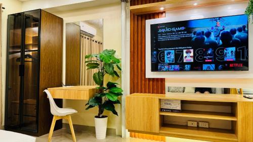Barangay 76 Hotel | MOA Newly Turn Over 1 bedroom with balcony PRIER Place