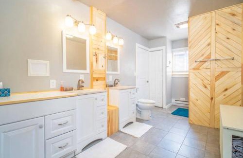 Moab South Valley House | Moab RV Resort Lodge