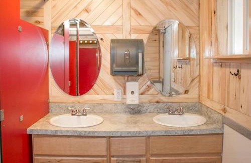 Moab South Valley House | Moab RV Resort Lodge