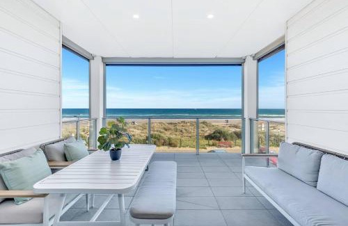 Moana Apartment | 'Moana Wave' A Marvellous Beachfront Residence