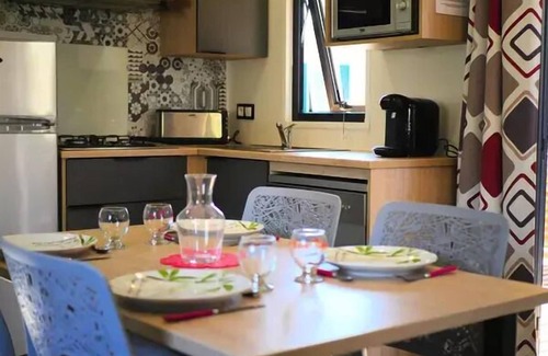 Sadirac House | Mobil-Home Acacia 3 Rooms 4 People Air-conditioned + TV 2sdb