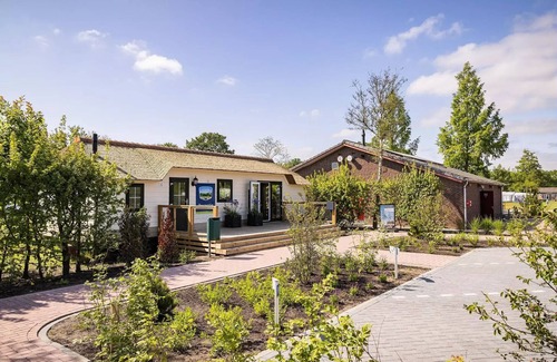 Kaatsheuvel House | Mobil-home | Premium Azure | 3 Bedrooms | 6 sleeps | Raised terrace