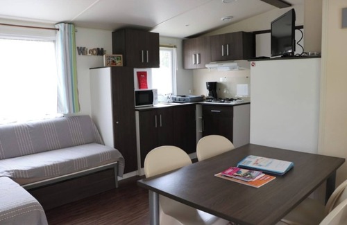 Saint-Julien-en-Born RV Rental | Mobile Home 'Du Soleil - Contis' with Shared Pool, Terrace and Fun Pass Included