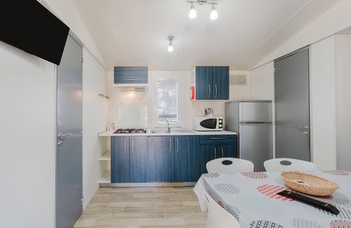 Mazara del Vallo House | Mobile Home 'Casa Mobile Deluxe' with Shared Pool, Wi-Fi and Air Conditioning