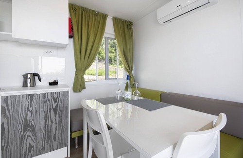 Predore RV Rental | Mobile home 'Eurovil 2' with Lake View, Wi-Fi and Air Conditioning