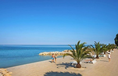 Mareda House | Mobile home in Novigrad with terrace
