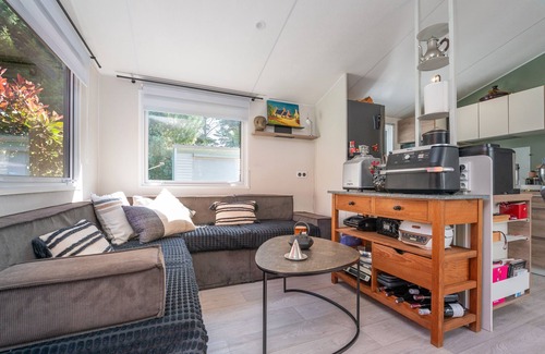 Erdeven House | Mobile Home 'Premium' with Shared Pool, Wi-Fi and Air Conditioning