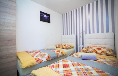 Dobropoljana Resort | Mobile Homes Pine Tree