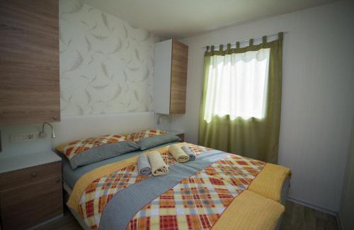 Dobropoljana Resort | Mobile Homes Pine Tree