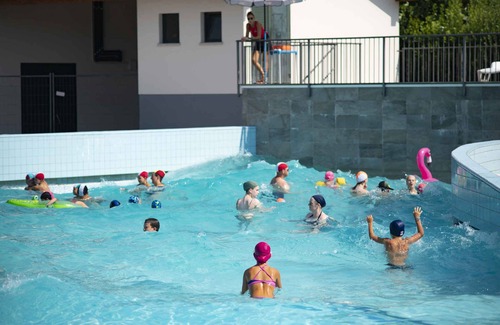 Comero House | Mobilehome with terrace, air conditioning and pool