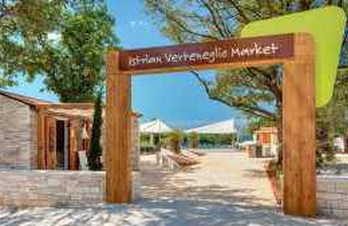 Karigador Apartment | Mobilehome with tennis court and outdoor pool