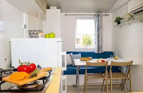 Joyeuse House | Mobilheim A/C