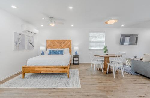 Little Elm House | Mod Guest House near Lake Lewisville Fire Pit Pet Friendly by Vacation Your Way