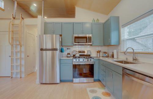 Larkspur House | Mod Pod