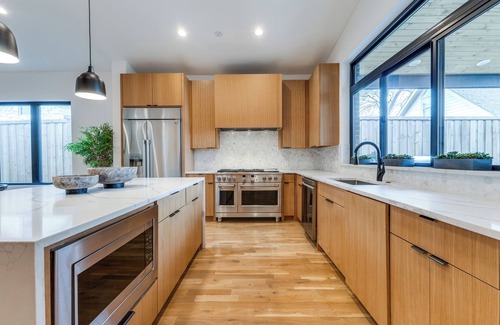 Lower Greenville House | Mod Squad- 5 Beds + Private Pool Vibes