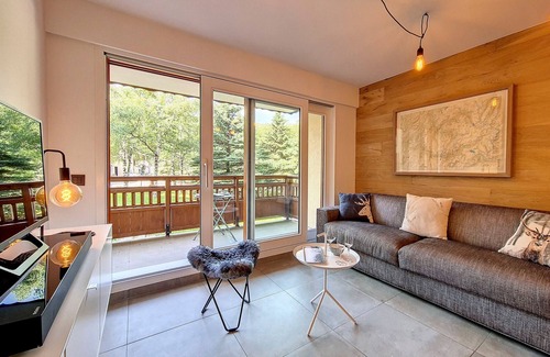 Saint-Martin-de-Belleville Apartment | Modern 2-Bdr Apmt, Near Slopes, Balcony, South/West Exposure