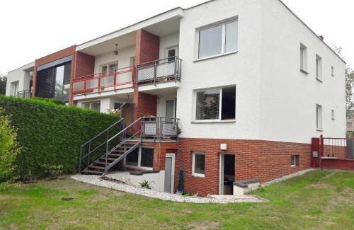 Hanspaulka Apartment | Moderní apartmán s terasou - 15 min Letiště - Parkování na pozemku zdarma