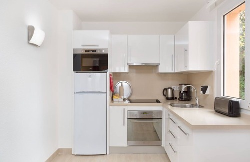 Mougins Condo | Modern 1-Bed Apartment | Mougins Resort | Sleeps 4