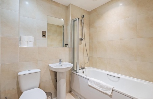 Stratford and New Town Apartment | Modern 1 Bed Apartment Near Olympic Park