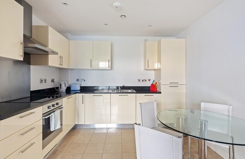 Stratford and New Town Apartment | Modern 1 Bed Apartment Near Olympic Park