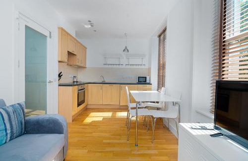 Holborn and Covent Garden Apartment | Modern 1 Bed Flat in Holborn, London for up to 2 people with free wifi