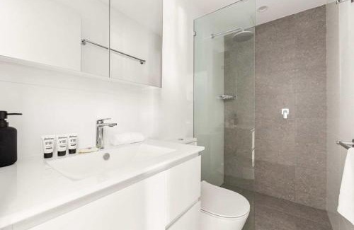 Coogee House | Modern 1-Bed Pad Minutes Away from Coogee Beach