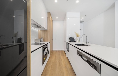 Manuka Apartment | Modern 1-Bed with Incredible Building Amenities