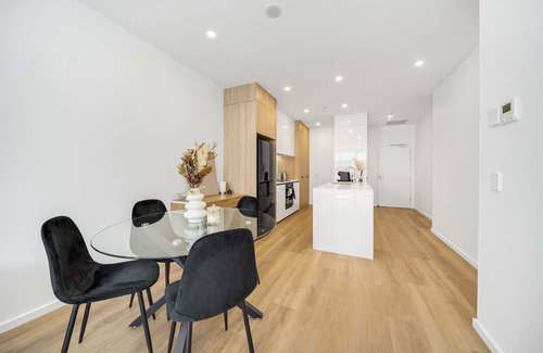 Manuka Apartment | Modern 1-Bed with Incredible Building Amenities