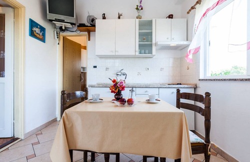 Kukljica Villa | MODERN 1 BEDROOM APARTMENT - 5 MINUTES WALK TO BEACH!
