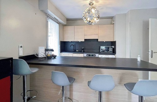 Riou - Petit Juas - Av de Grasse Apartment | Modern 1 bedroom apartment