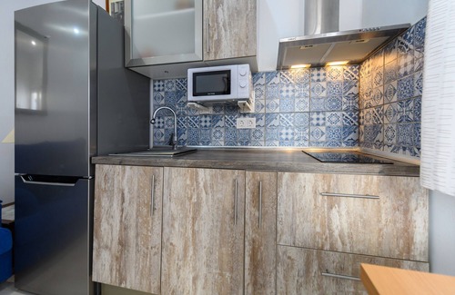 Colonia de la Prensa Apartment | Modern 1-bedroom flat with terrace to relax in Madrid