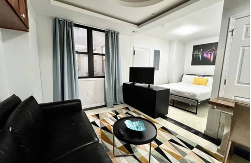 Chinatown Apartment | Modern 1Bd Apartment in Downtown Philly!